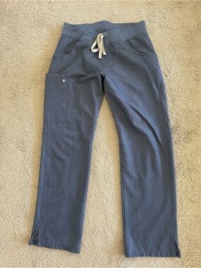 Women’s Figs Kade Cargo SMALL Pants in Slate Blue